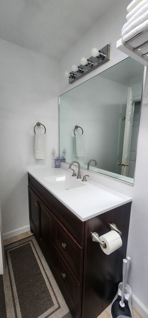 Building Photo - 4190 Hillside Ct
