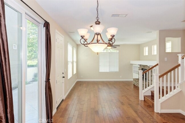 Building Photo - 20 Snapdragon St