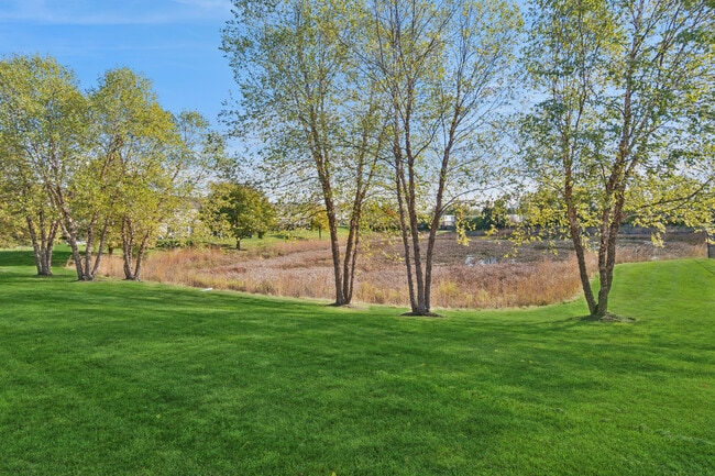 Building Photo - 34W685 Roosevelt Ave