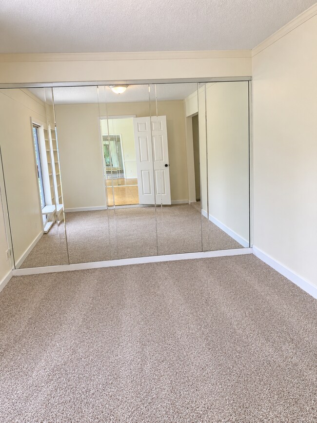 Building Photo - 2671 Bentley Dr