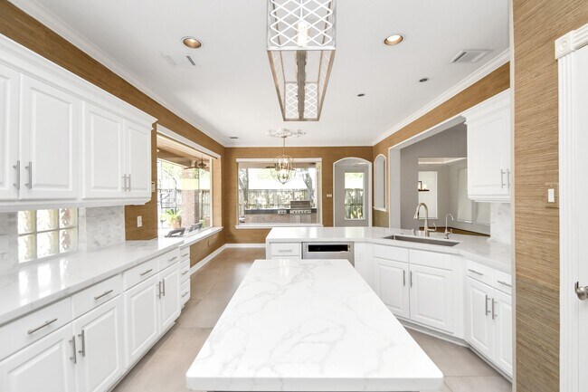 Building Photo - 4003 Perry Knoll Ct