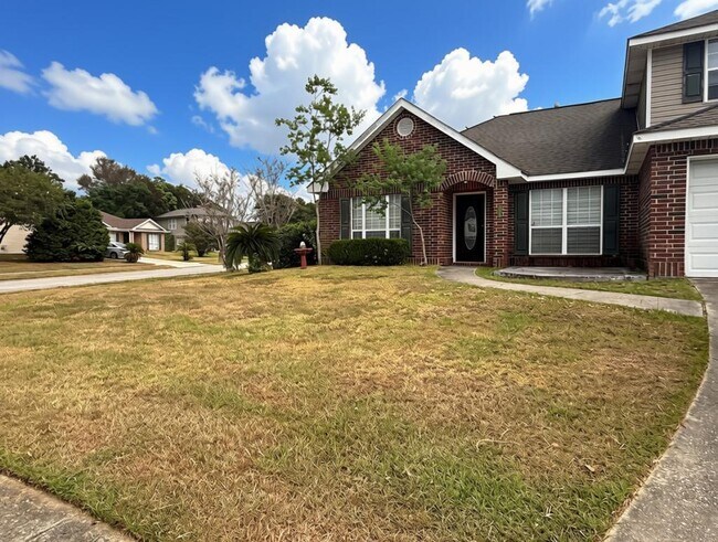 Building Photo - 2065 Juniper Dr