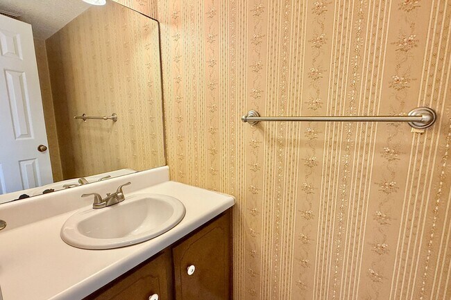Building Photo - $500 RENT CREDIT | AVAILABLE NOW! | ONLY PAY ELECTRIC! | (Pets Considered)
