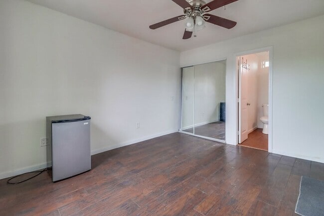 Building Photo - 3891 Superba St
