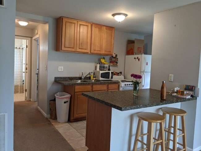 Building Photo - 5723 S 34th Ave