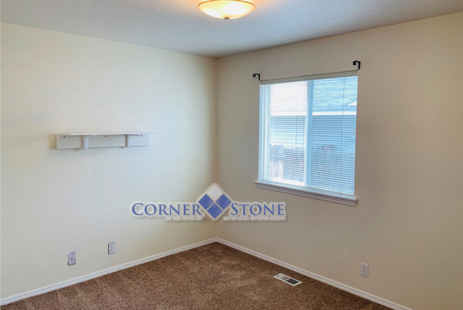 Building Photo - Delightful Home in Columbia Village with B...