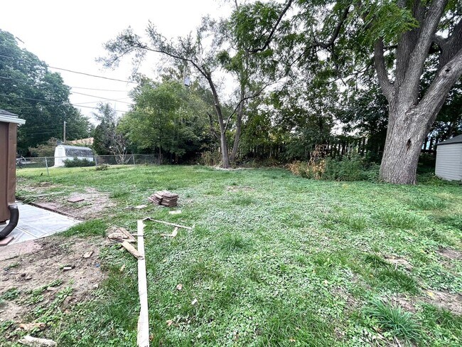 Building Photo - South Omaha Bungalow