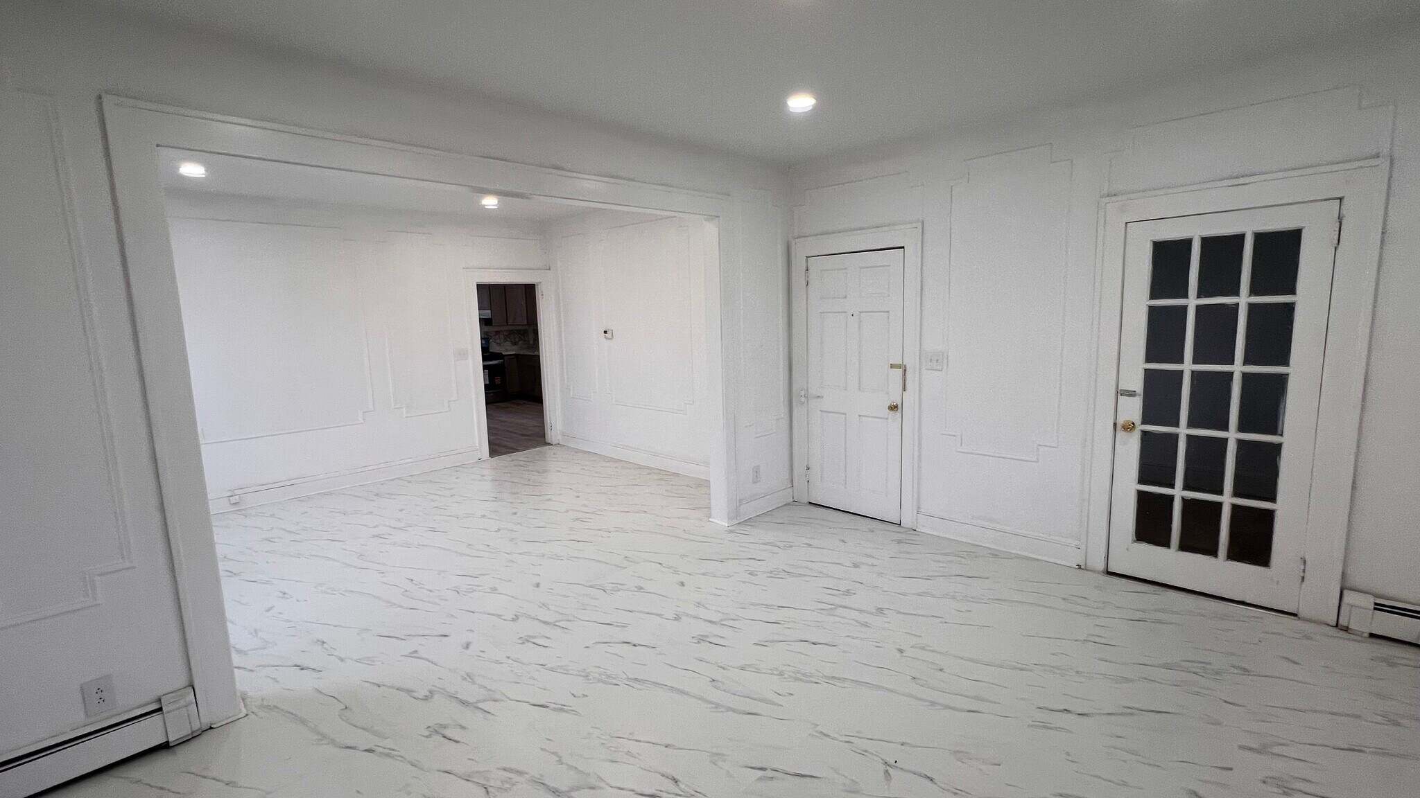 Building Photo - 247 Elm St