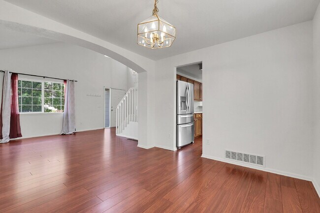 Building Photo - $2,650.00 - 4 Bedrooms, 2.5 Bathrooms, Sin...