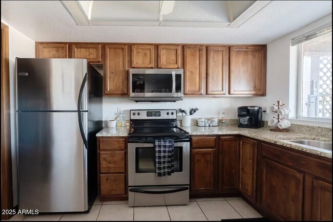 Building Photo - 527 N 161st Ave