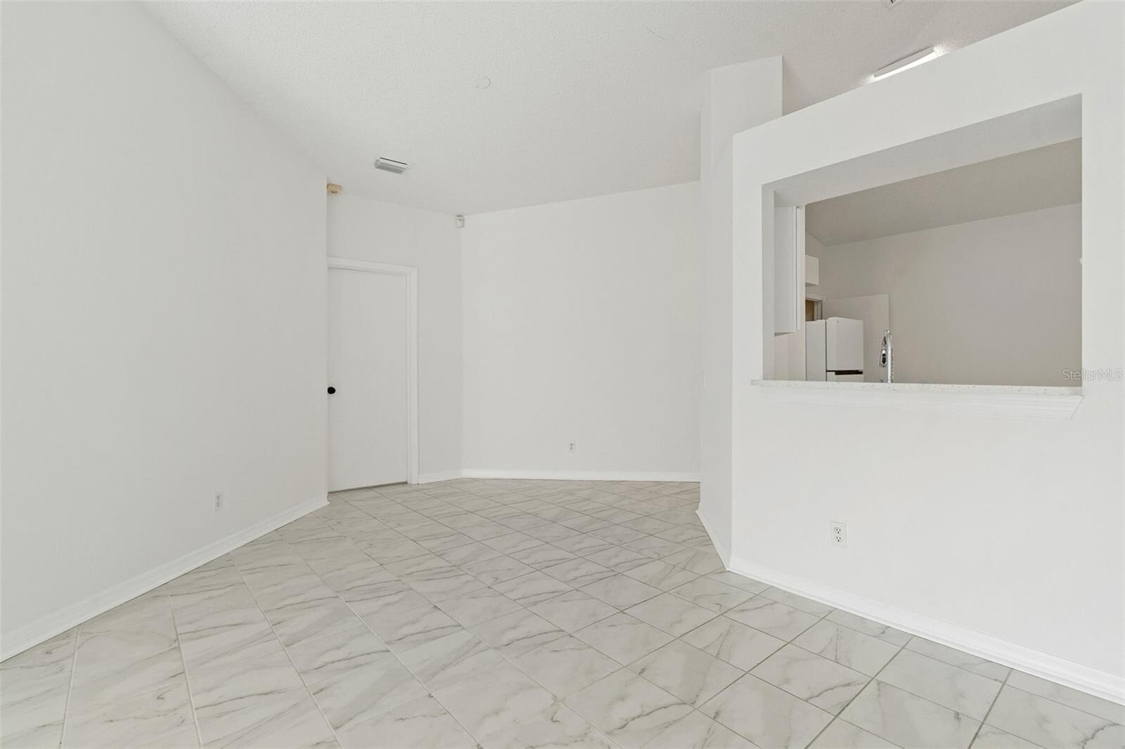 Building Photo - 1504 Silktree Ct