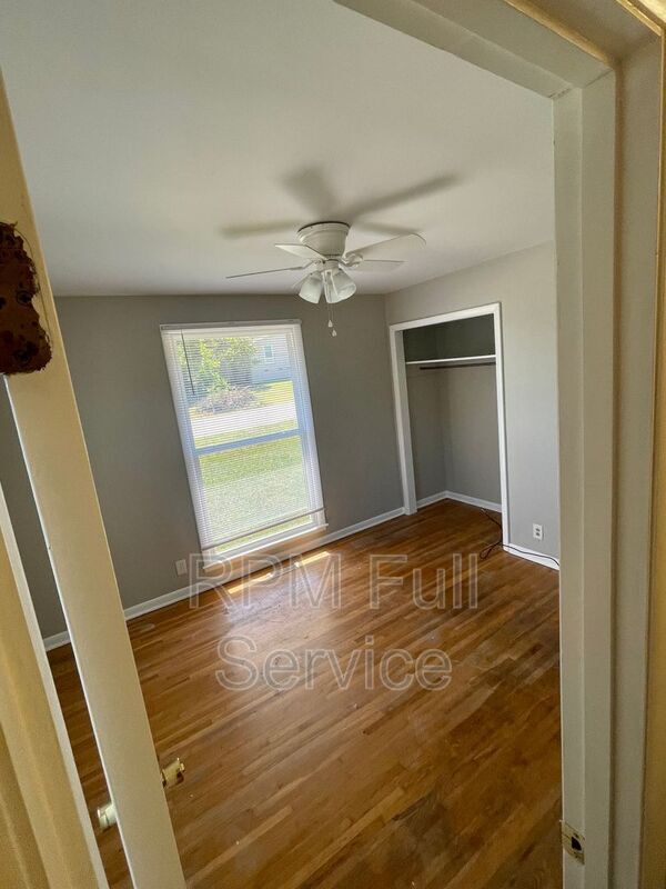 Building Photo - 465 Clearwater Dr