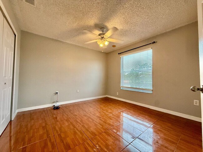 Building Photo - 677 Elbridge Dr
