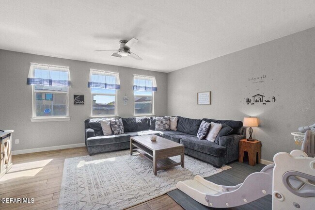 Building Photo - 11032 Bullseye St