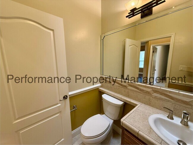 Building Photo - 12520 Crown Crest Dr