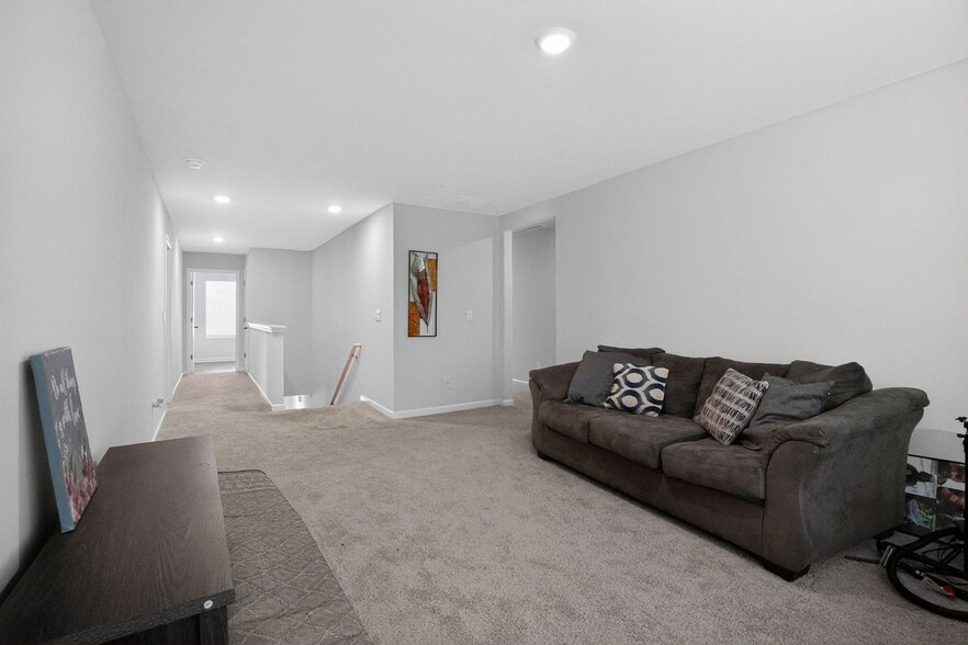 Building Photo - 4842 Layton Dr