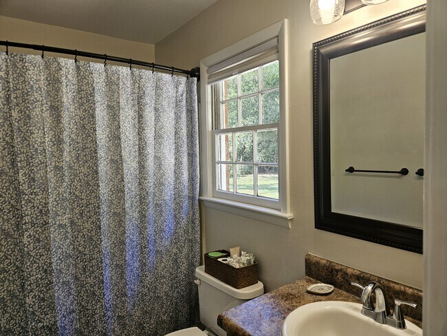 Building Photo - 6659 Julliard Dr