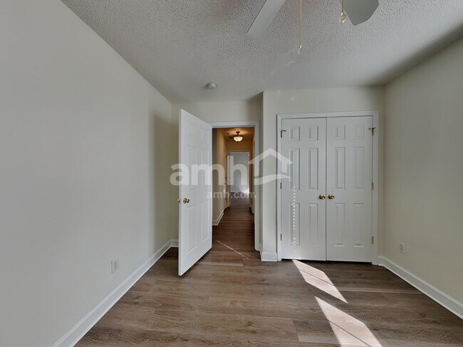 Building Photo - 5420 Springhouse Farm Rd