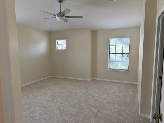 Building Photo - 5610 Kingletsound