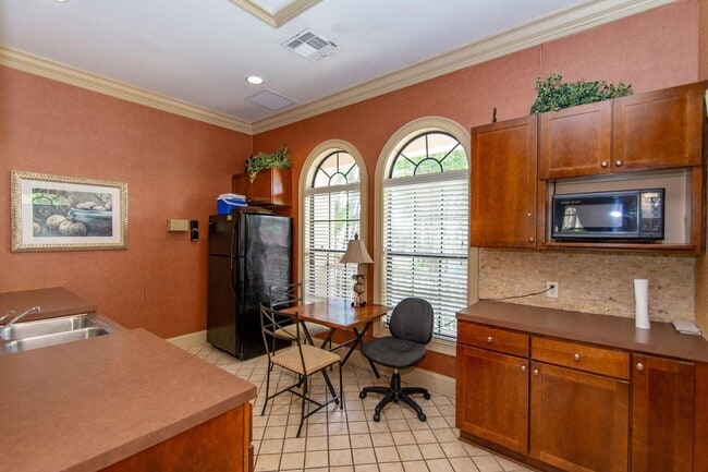 Building Photo - 6460 Borasco Dr