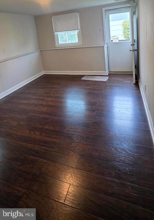 Building Photo - 5454 Burwood Ave