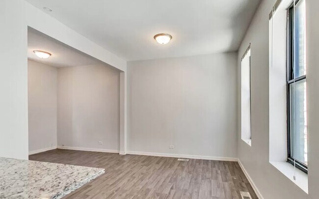 Building Photo - 1414 N Noble St