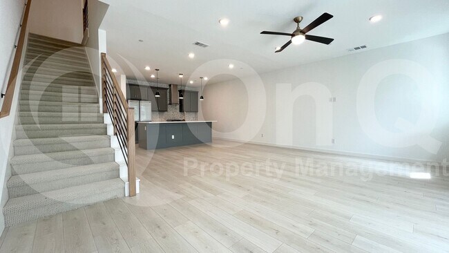 Building Photo - 820 Cavitt Ct