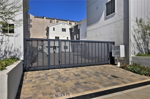 Building Photo - 4641 Cahuenga Blvd