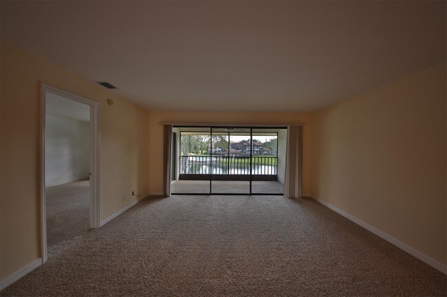 Building Photo - 400 Misty Pines Cir