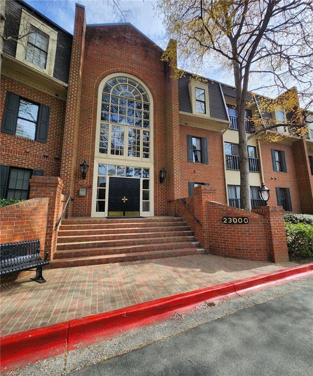 Primary Photo - 23311 Plantation Dr NE