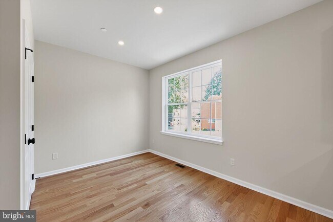 Building Photo - 1 N Girard Terrace