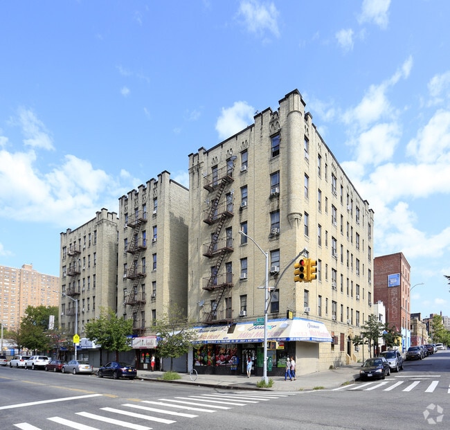 Building Photo - 551-555 Wales Ave