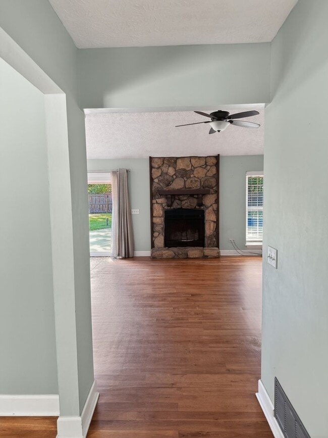 Building Photo - 454 Floyd Cir
