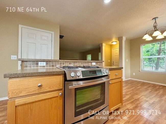 Building Photo - 710 NE 64th Pl