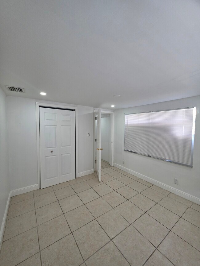 Building Photo - 681 SW 29th Ter