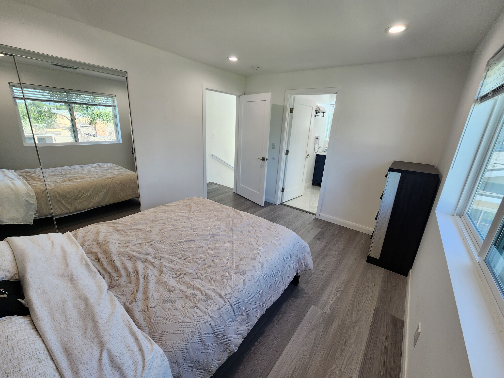 Building Photo - 10742 Gerald Ave