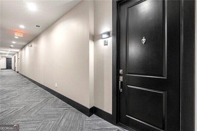 Building Photo - 6890 Peachtree Dunwoody Rd