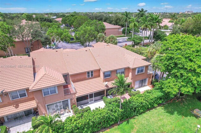 Building Photo - 10112 Royal Palm Blvd