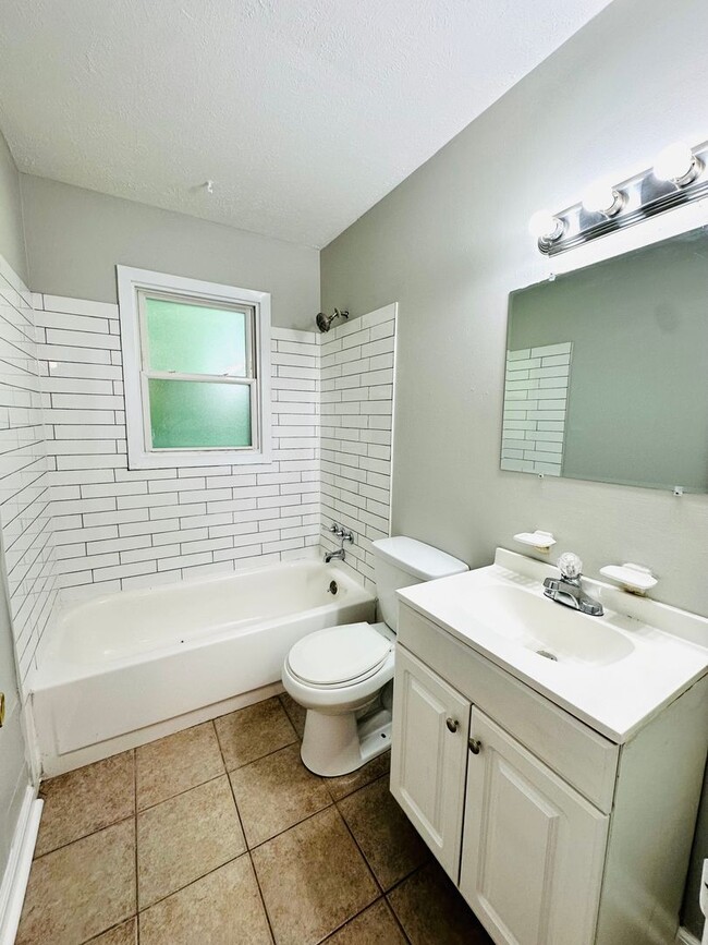 Building Photo - Updated three bedroom ranch in Okolona now...
