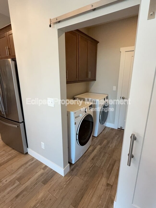 Building Photo - 679 Eadin Ln