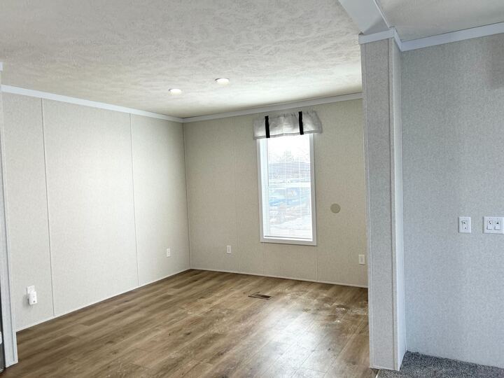 Building Photo - 29909 Flushing Dr