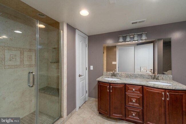 Building Photo - 316 Albemarle St