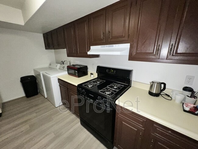 Building Photo - 4650 Koval Ln