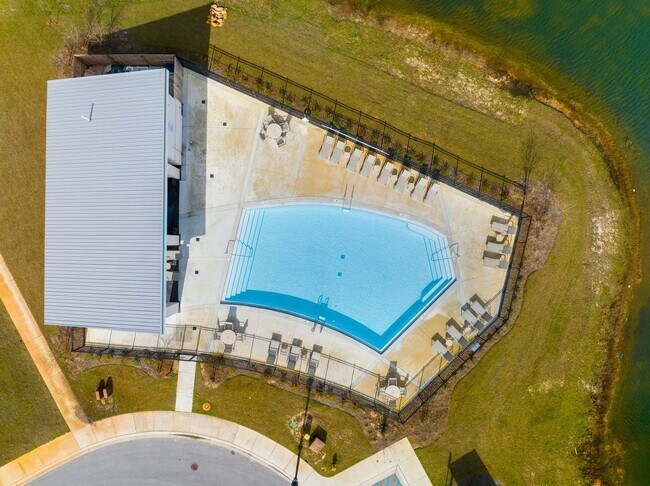 Building Photo - 115 Piper Cv