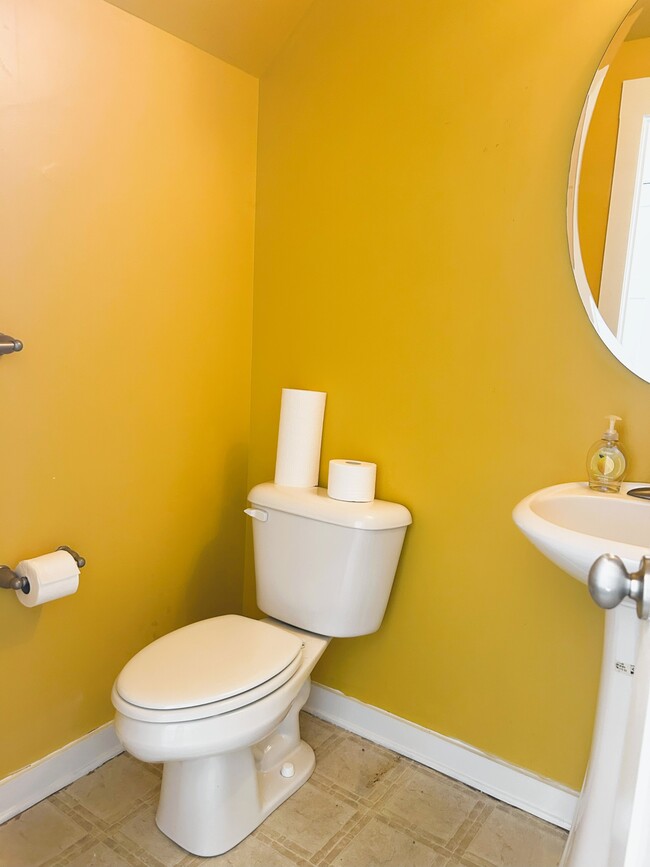 Building Photo - 248 Craftsman Cir