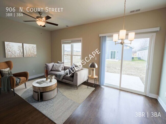 Building Photo - 906 N Ct St