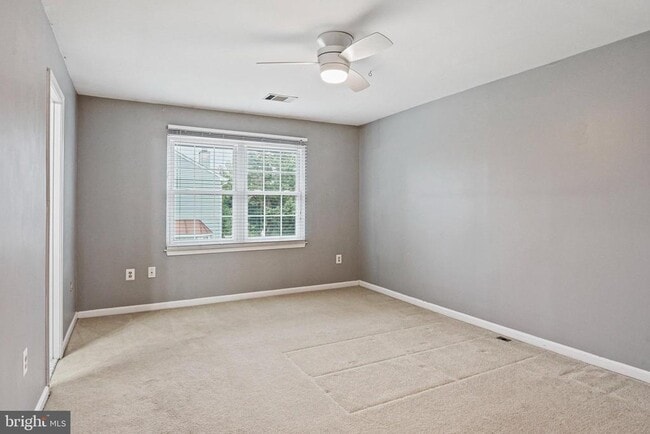 Building Photo - 43515 Blacksmith Square