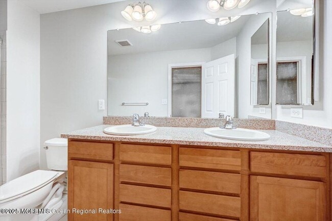 Building Photo - 245 Chickadee Ct