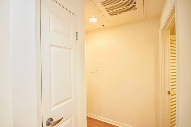 Building Photo - Beautiful 1 bedroom 1 Bathroom, Central Pa...