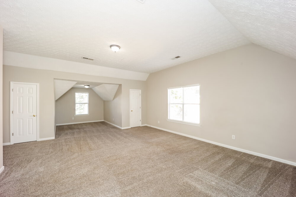 Building Photo - 275 Vaness Dr